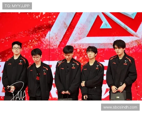 FPX与EDG激烈对决 谁能笑到最后争夺赛季荣耀 FPX与EDG激烈对决 谁能笑到最后争夺赛季荣耀