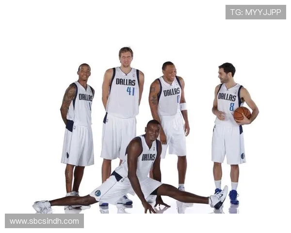 达拉斯独行侠迎战劲敌全力出击力争胜利展现团队精神