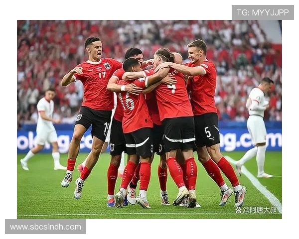 多特蒙德与勒沃库森激战正酣 双方争夺欧冠资格至关重要