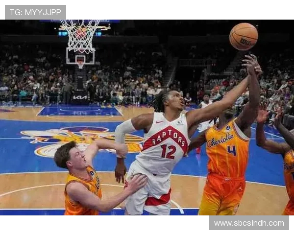 猛龙与黄蜂激战正酣 双方拼尽全力争夺季后赛席位