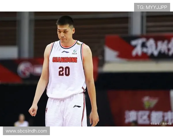 任骏飞领衔广东男篮奋勇拼搏助力球队争夺新赛季冠军荣耀